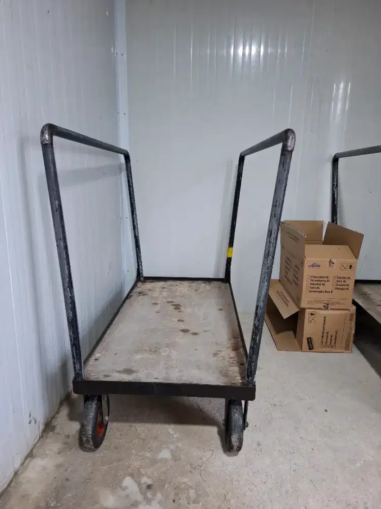 Jual Troli Barang Kuat & Panjang - Kondisi 70% Masih Bagus