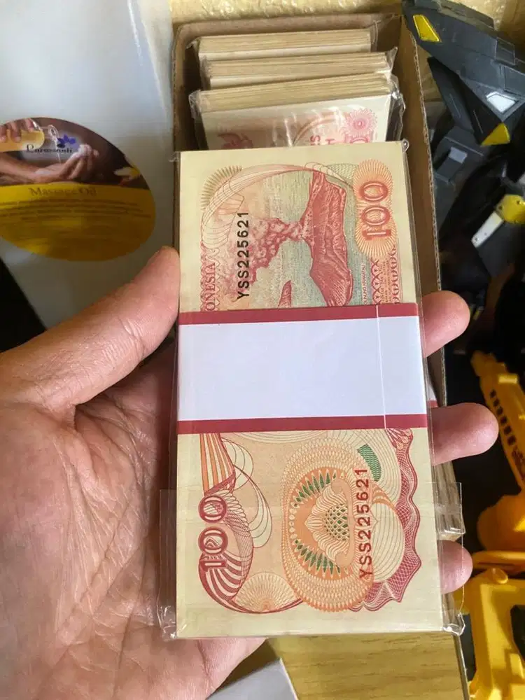Uang jadul 100 kapal kertas/gapok 100 lembar 250