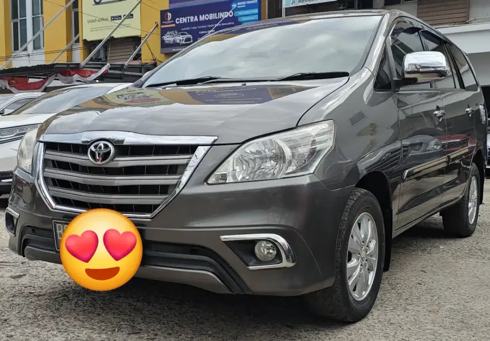 Innova 2,5 G M/T Diesel 2014