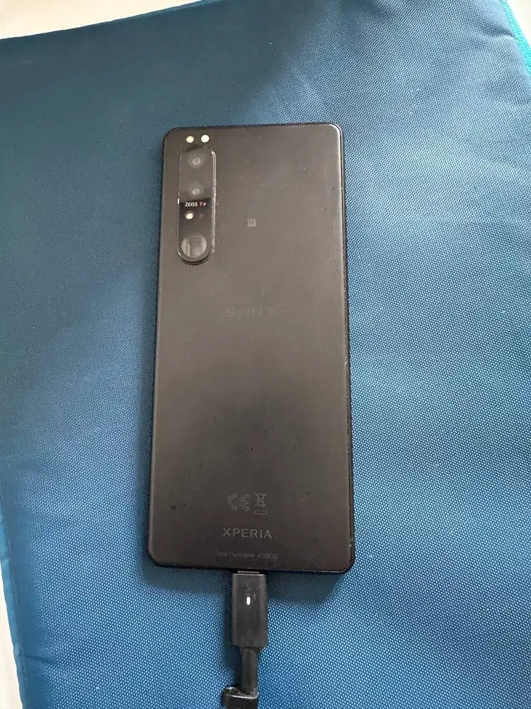 Jual Sony Xperia 1 III — Rp 4.200.00