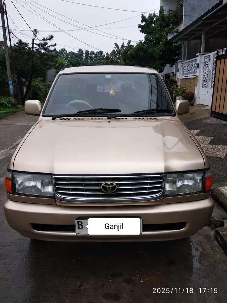 Toyota Kijang LGX th 1999 Bensin w. Coklat muda met, antik