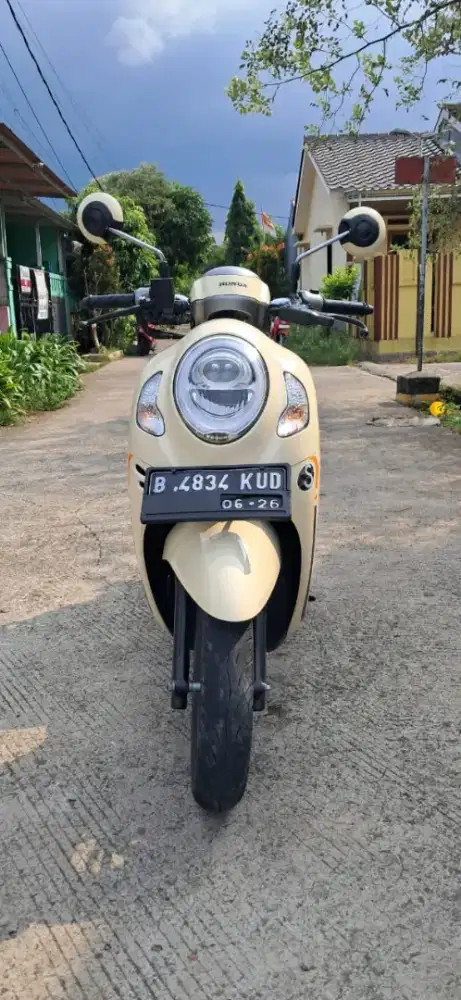 Nia:DP 500K SCOOPY SPORTY PLAT B BEKASI PAJAK HIDUP