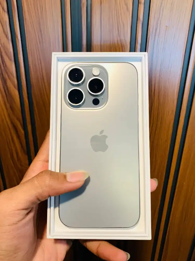 iPhone 15pro natural titanium 128gb iBox