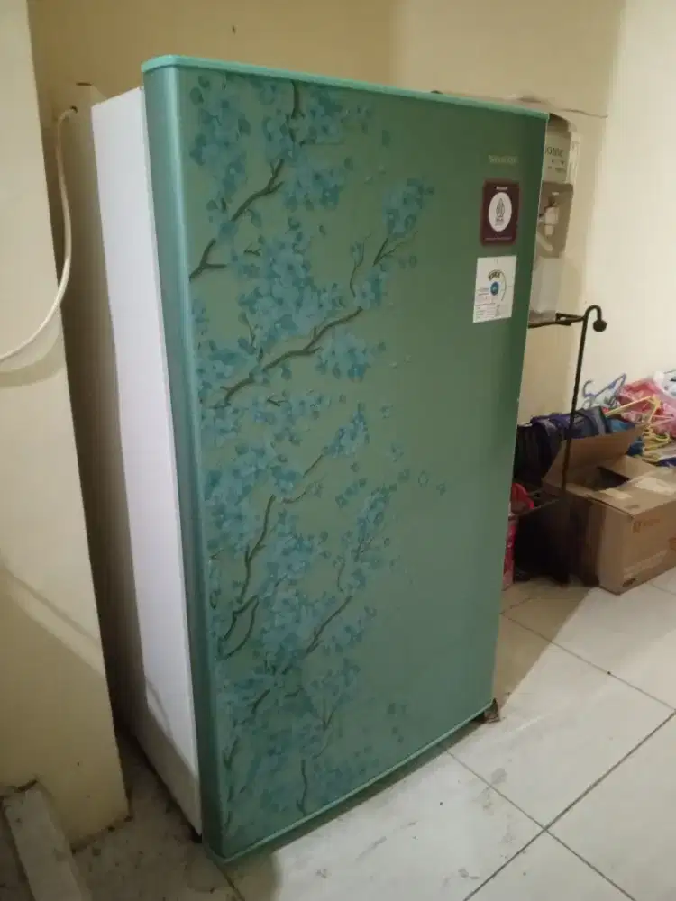 Butuh kulkas hemat listrik & awet?