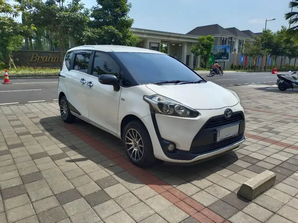 Dijual Toyota Sienta E 2017 MT
