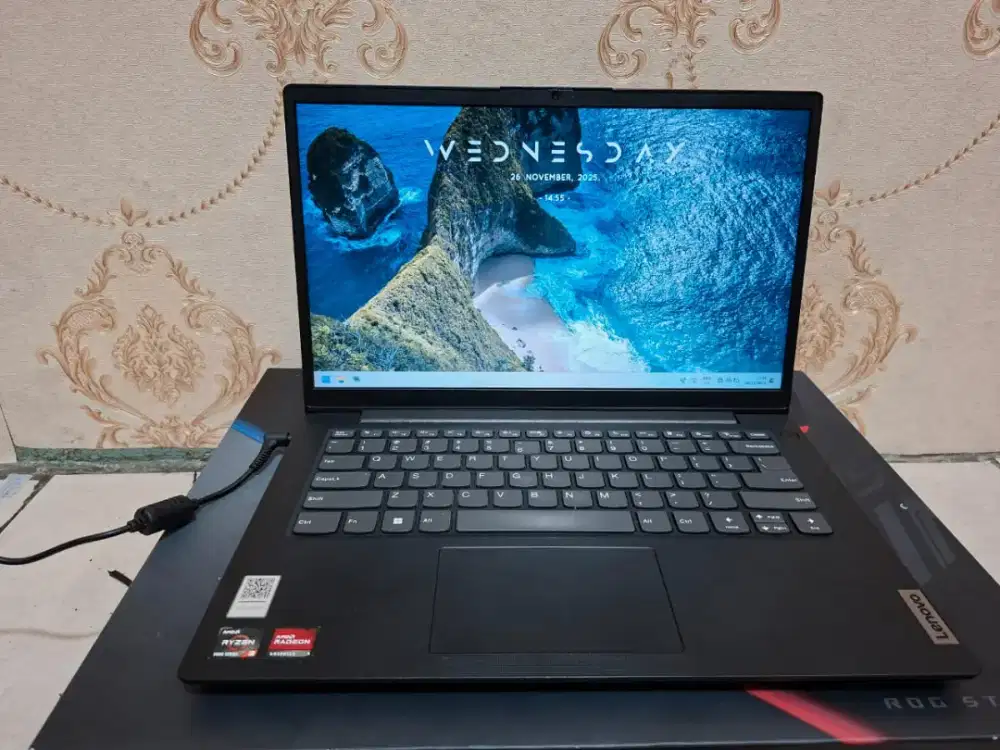 Laptop Lenovo Ideapad V14 -G2 -ALC -Ryzen 3 -SSD 256GB -8GB -MULUS -