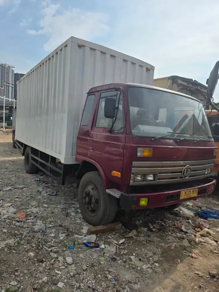 Nissan box cka 87 thn 2001