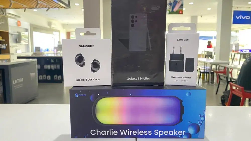 Samsung s24 Ultra free Buds core + adapter + speaker