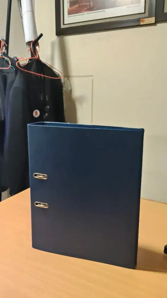 Ordner / Binder Besar Warna Biru – Kondisi Sangat Baik