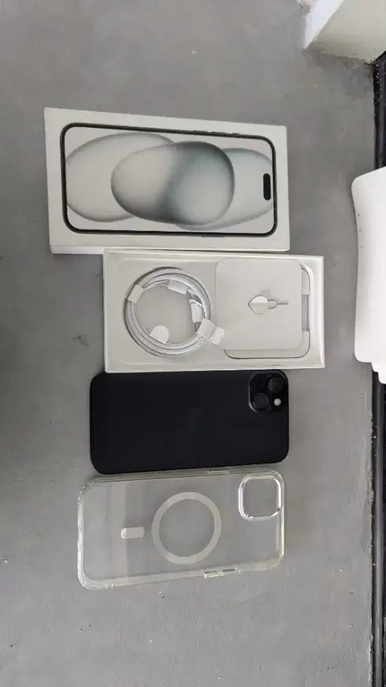 iPhone 15 Plus 128GB IBOX baru 1 bulan Garansi Okt 2026 Cc 19