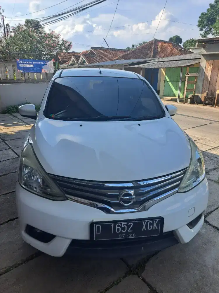 Dijual cepat grand livina sv putih 2014