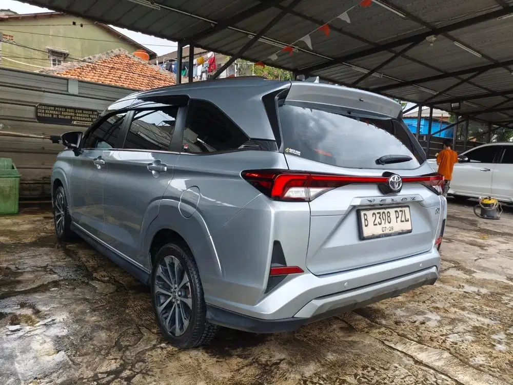 Toyota Veloz Q CVT 2023 Silver