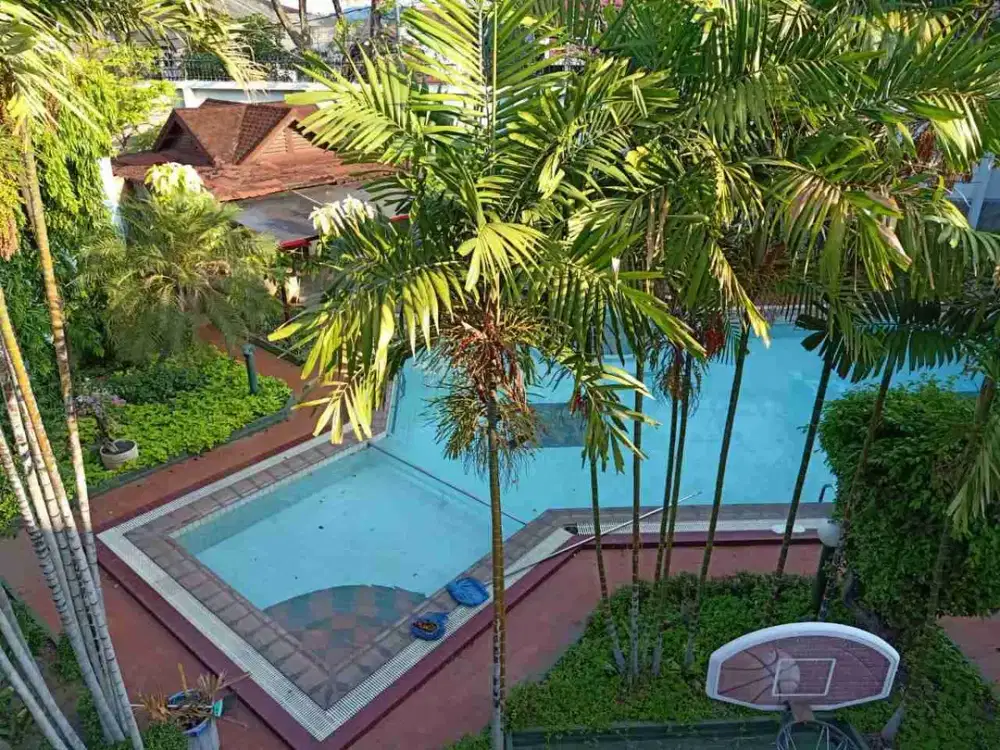 Dijual Rumah Mewah With Private Pool Terawat di Surabaya Pusat