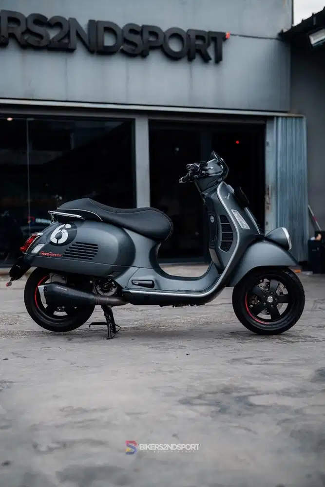 VESPA PIAGGIO SEI GIORNI 300 2021