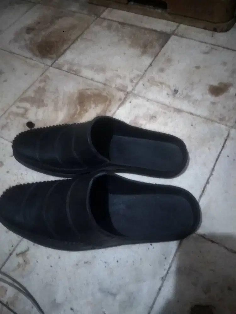 Merk:TAMARA line  213. Ukuran:XL. Warna:Hitam. sepatu Sandal