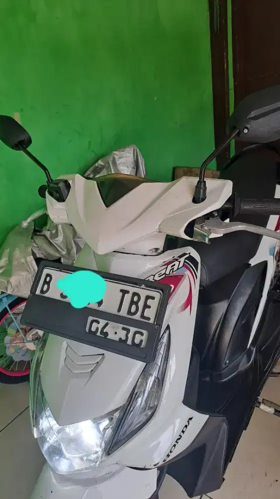 Honda Beat putih Pjk ON Ex-wanita B DKI mesin gres siap pakai