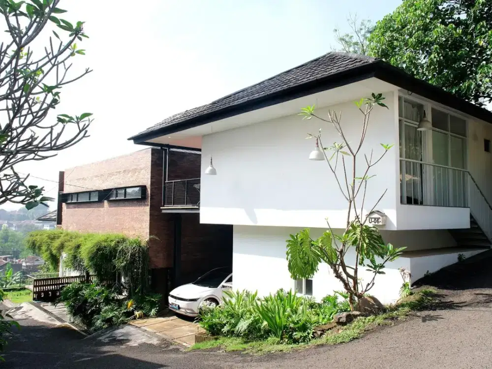 Dijual Rumah Bergaya Scandinavian Cocok dijadikan Villa atau Hunian di Cikutra Bandung
