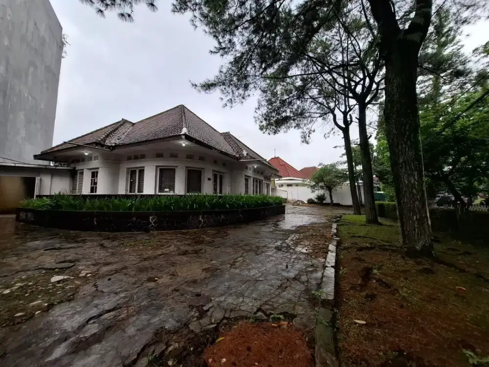 Rumah Belanda Heritage Tengah Kota Bandung Pajajaran
