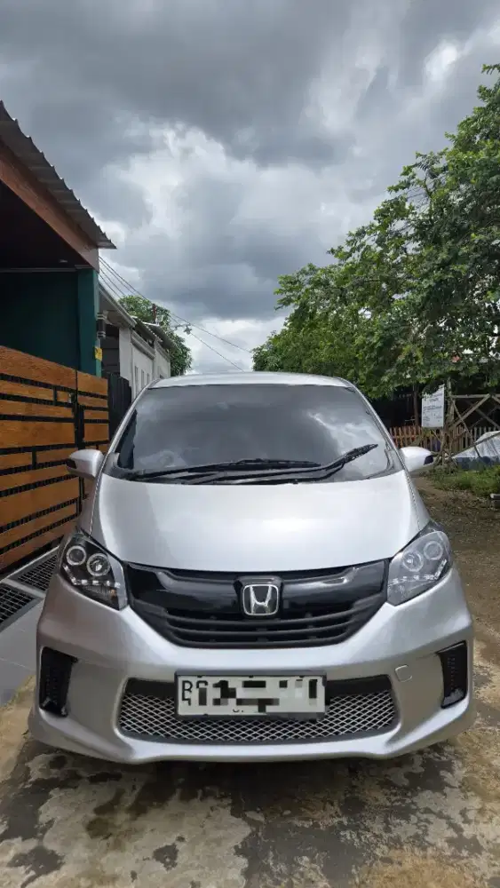 Honda Freed Matic upgrade eksterior hybrid
