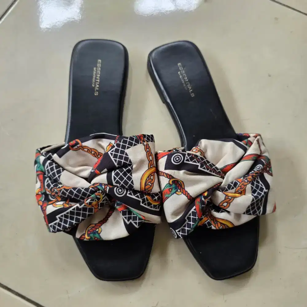 Preloved sandal urban n co size 35