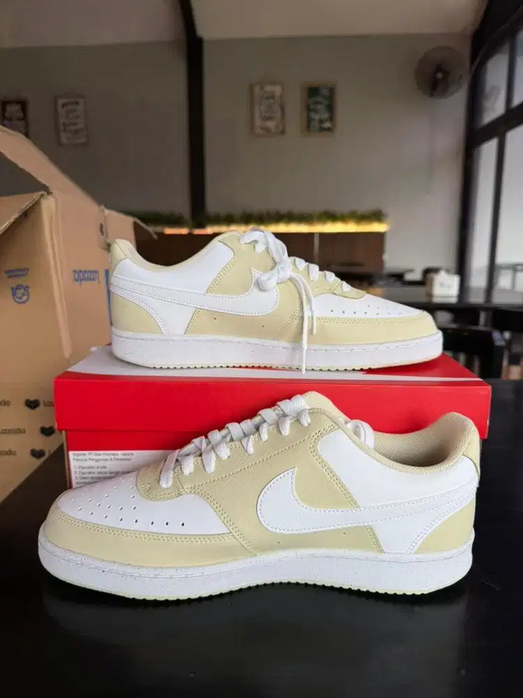 Nike Court vision low