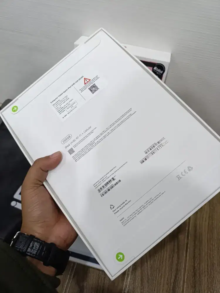 Apple iPad 11 256GB Wifi Cell iBox