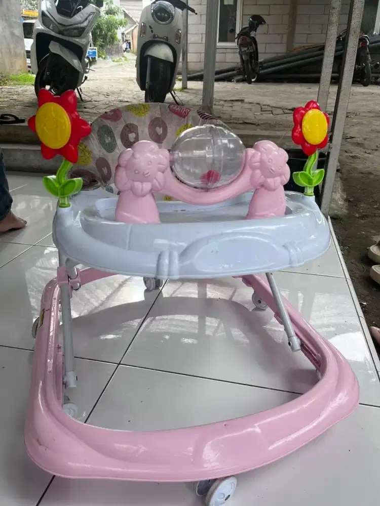 Roda jalan bayi