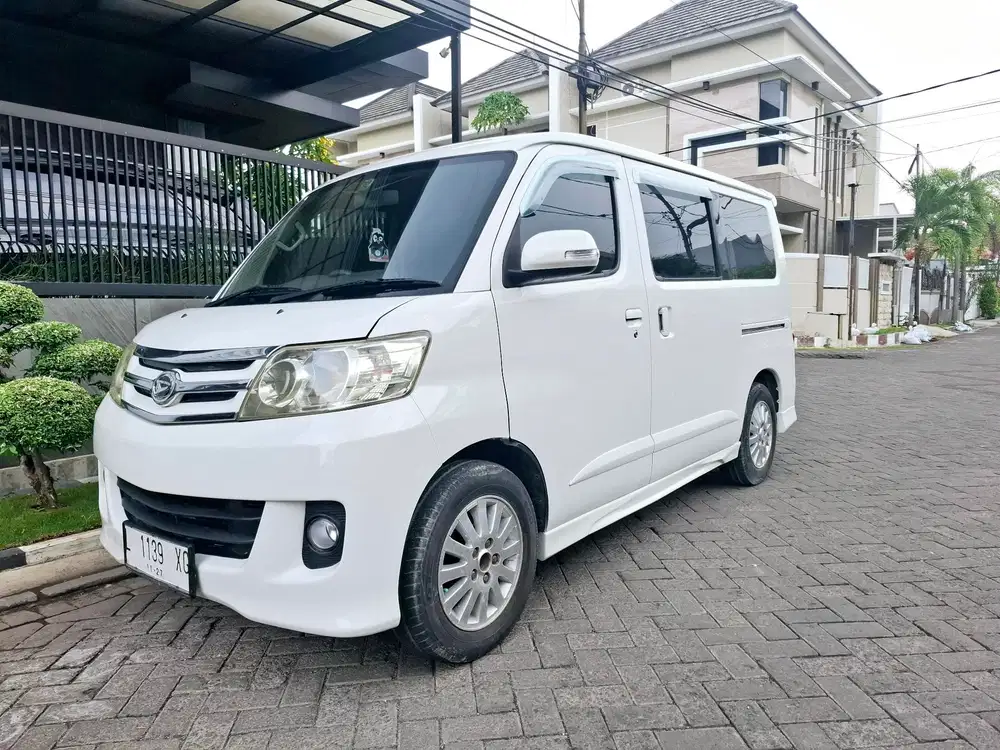 Daihatsu Luxio 2012 Bensin