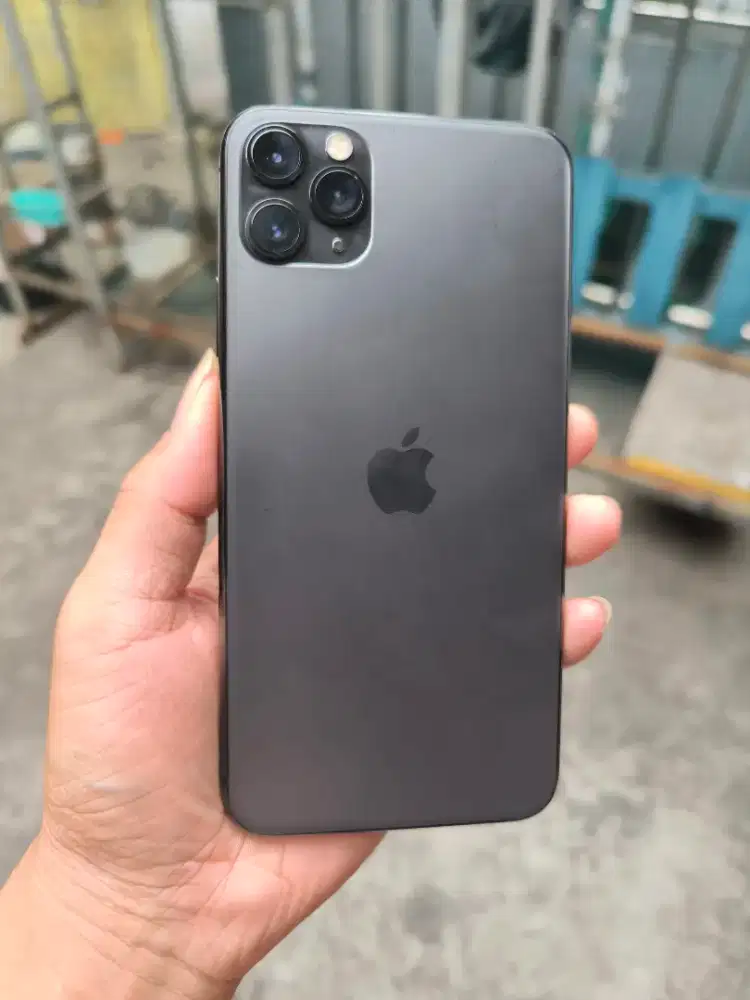 IPHONE 11 PRO MAX 64 DUAL SIM ON FULL BH 89%