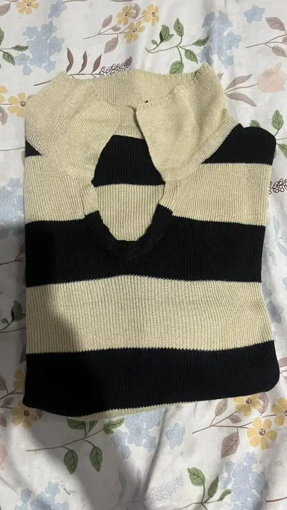 Sweatshirt Coklat-Hitam