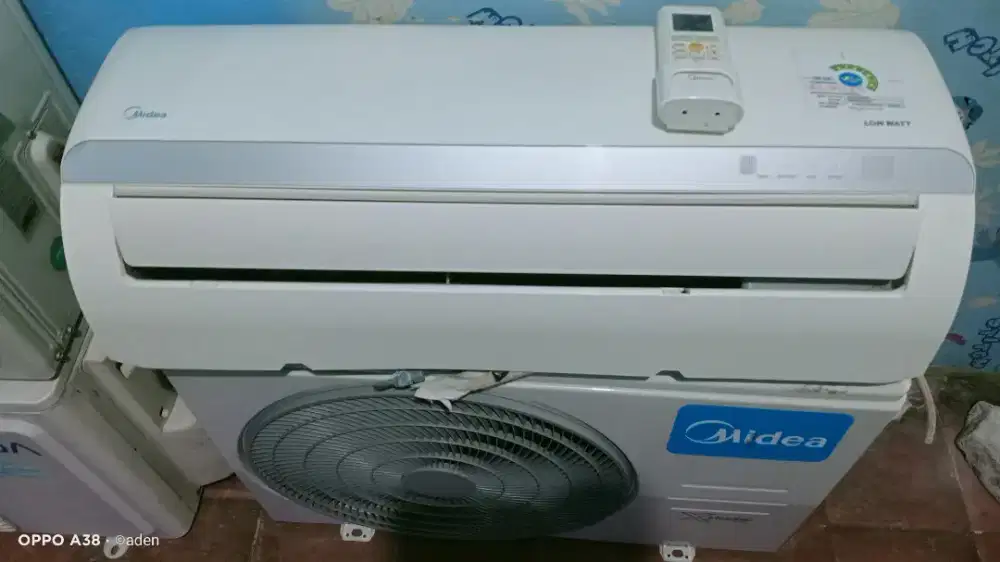 AC 1/2pk Midea / bisa tukar tambah