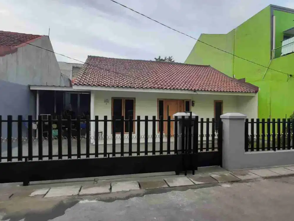 DI JUAL RUMAH BESAR MURAH BAGUS GARASI MUAT 4 MOBIL AKSES JLN LEBAR DLM KOMPLEK DI PAMULANG TANGSEL