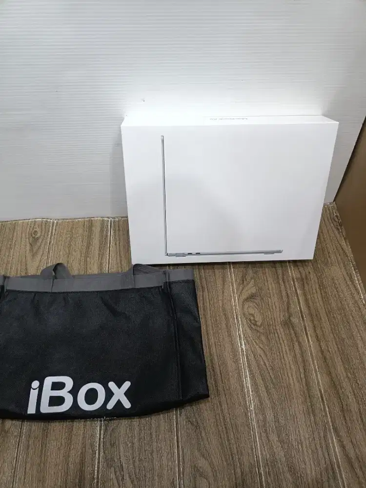 Macbook air M4 13 inch 24gb 512gb New iBox Resmi murah