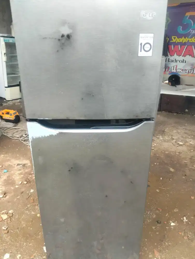 Jual kulkas 2 pintu inferter merk LG