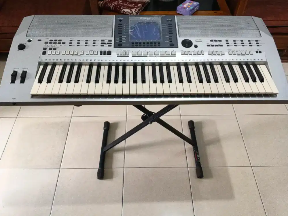 Keyboard Yamaha Type PSR-S 700