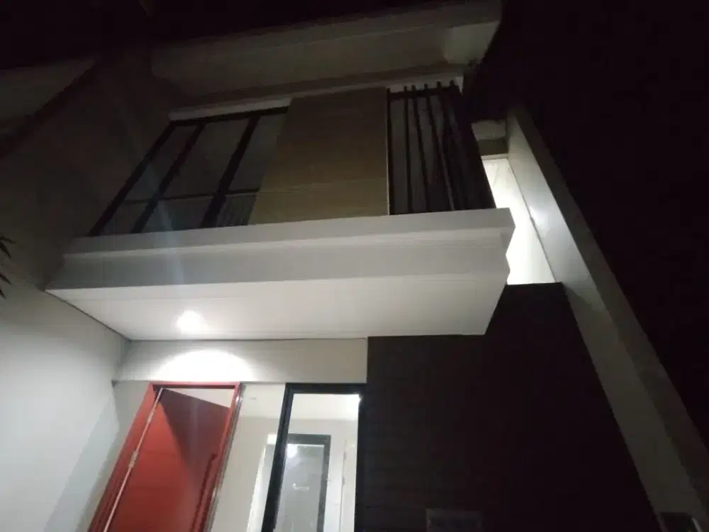 Rumah North West Lake