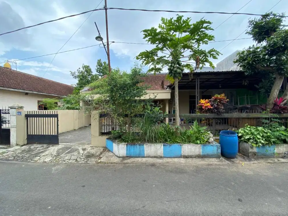 RUMAH AREA GLINTUNG LUAS TANAH 283 m², LOKASI STRATEGIS
