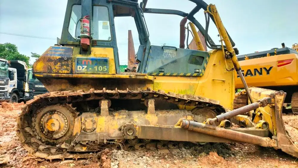 Buldozer D65 -12 tahun 2012 cabin