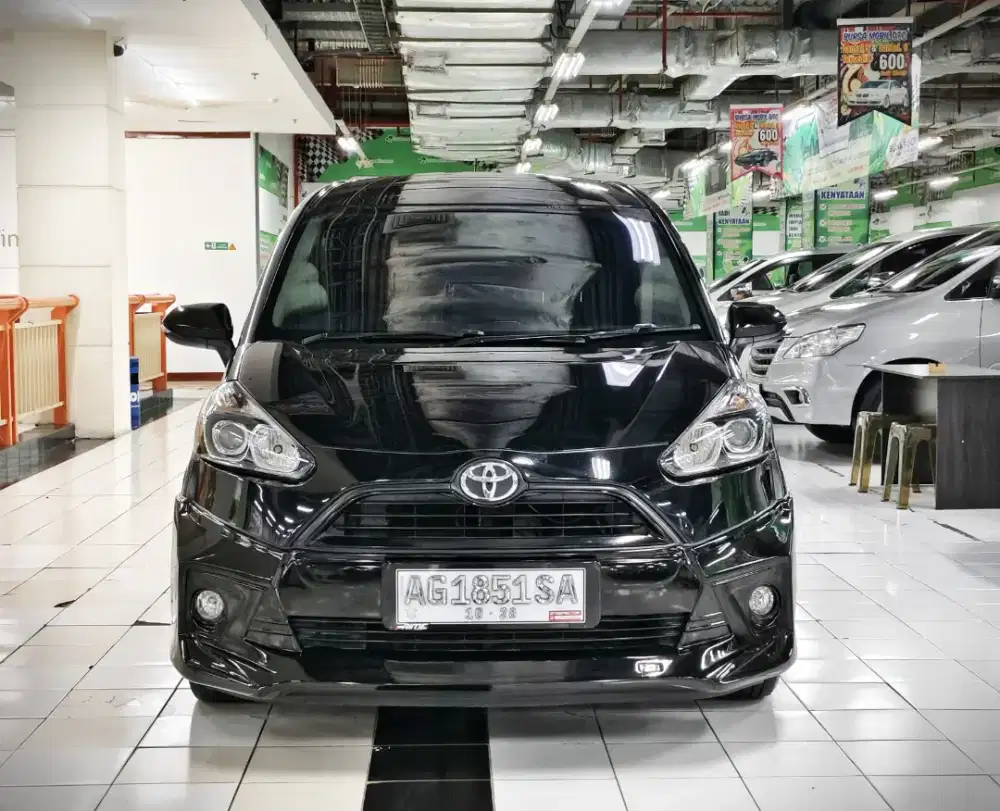 TOYOTA SIENTA V AT 2016 HITAM METALIK