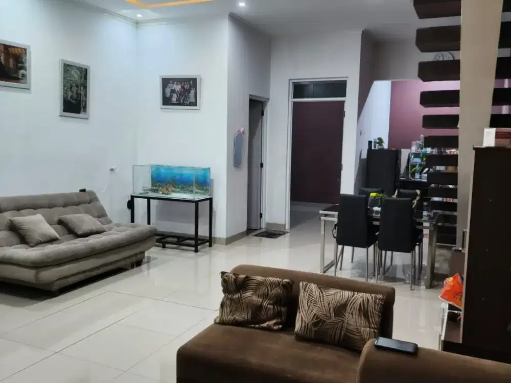 Di Jual Rumah Dua Lantai Siap Huni Di Komplek Gba 2 Ciganitri