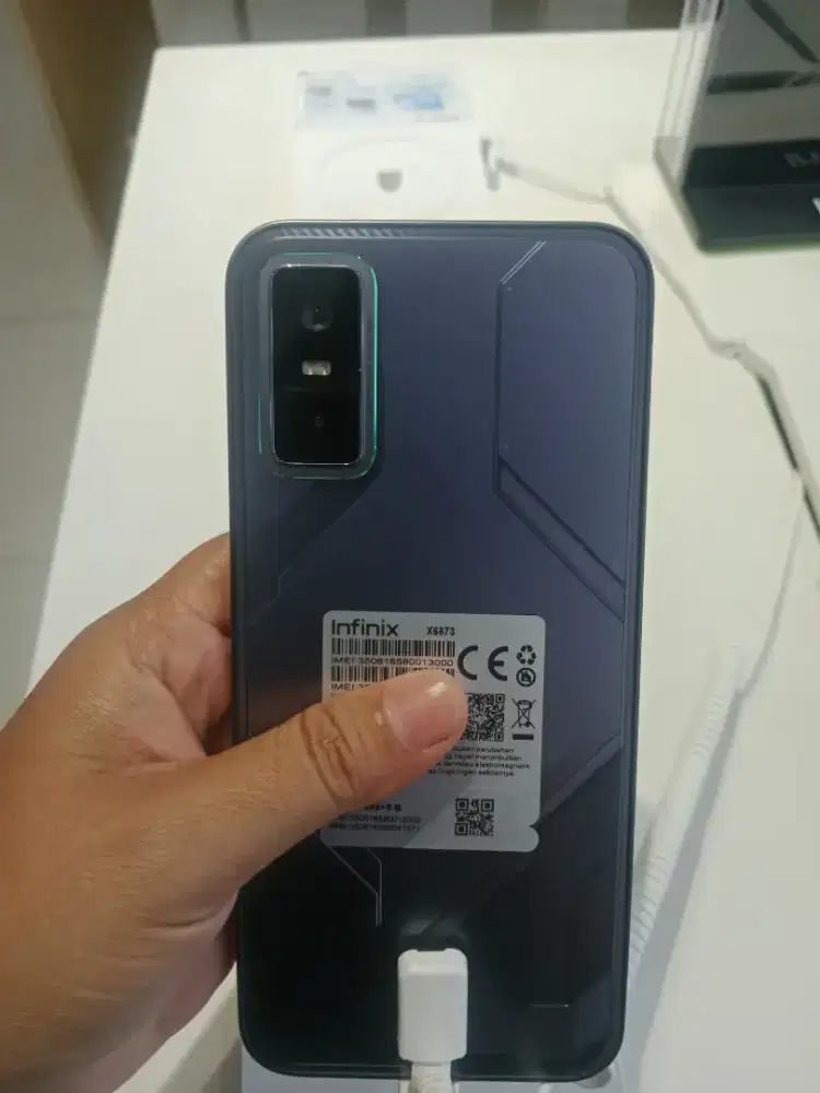 Penjualan handphone infinix