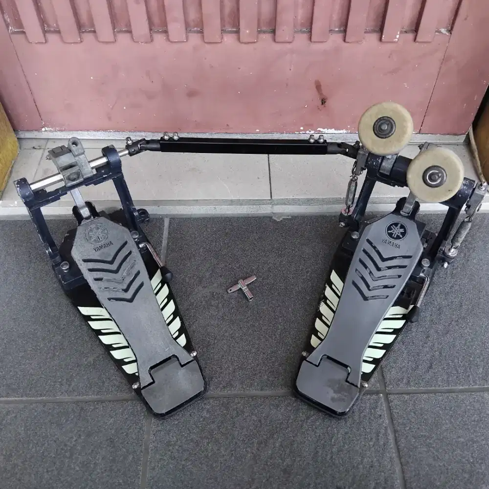 DOUBLE PEDAL YAMAHA FLYING DRAGON