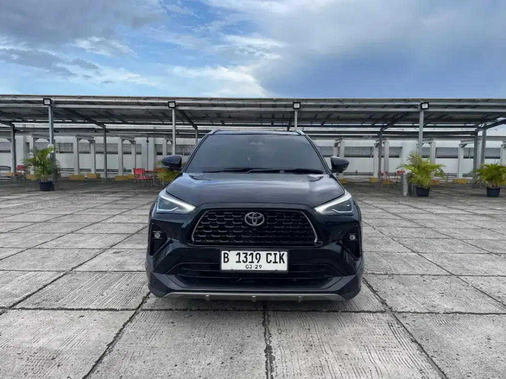 KM ANTIK. Yaris cross Hybrid 2023