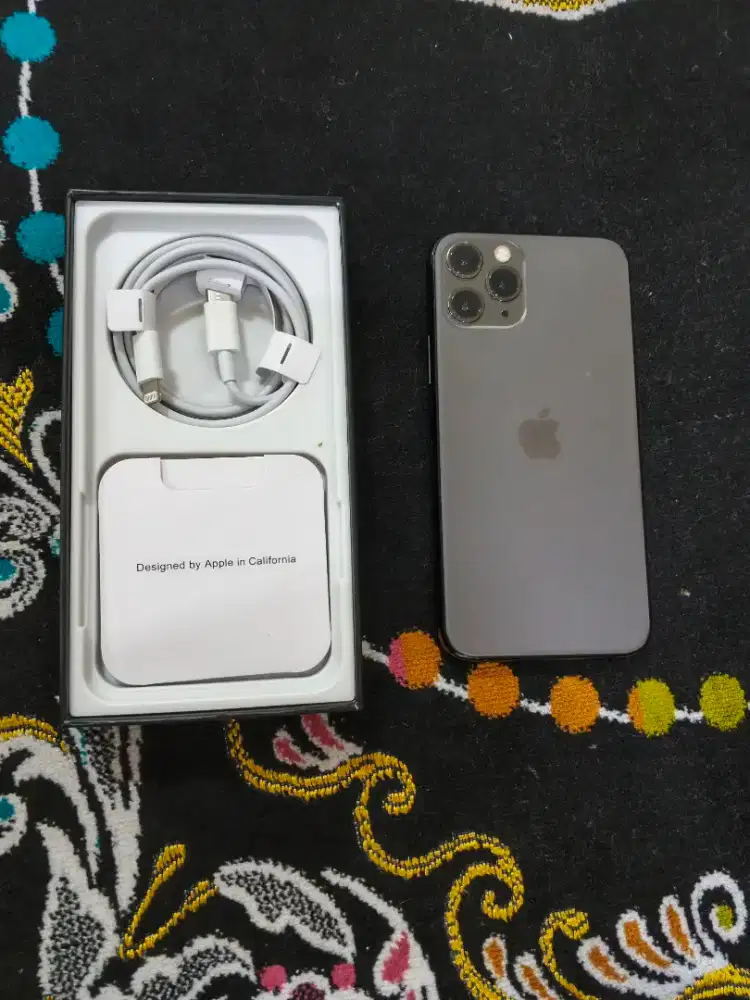 Iphone 11 pro max 256gb cocok masih new