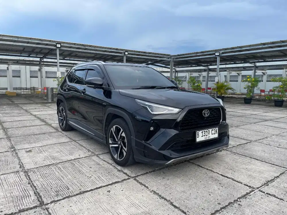 KM antik. Toyota Yaris Cross Hybrid 2023