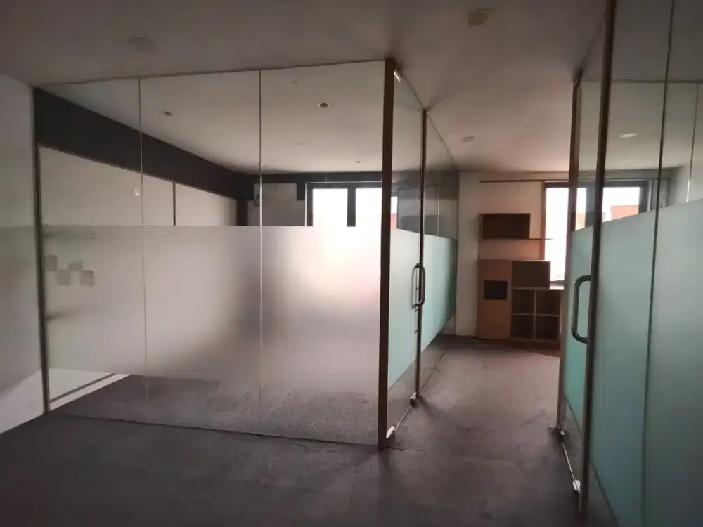 Gudang Strategis di Daan Mogot Tangerang - Dekat Pintu Tol