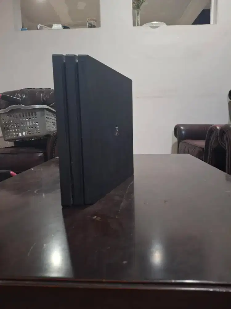 Playstation 4 Pro 1TB second dijual