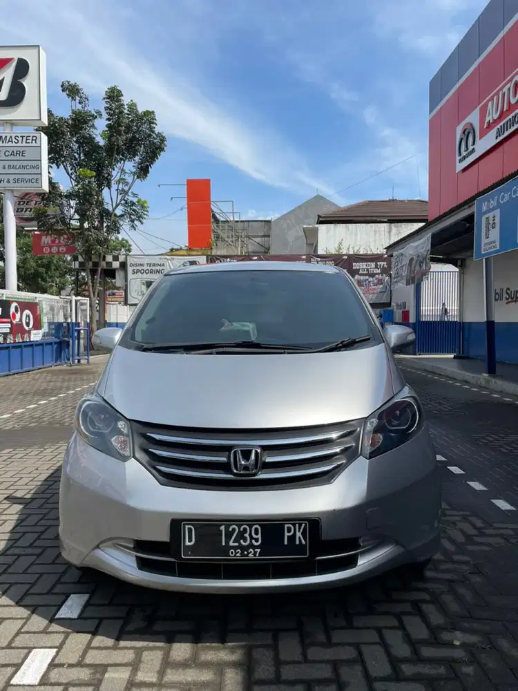 Honda Freed 2011 Bensin