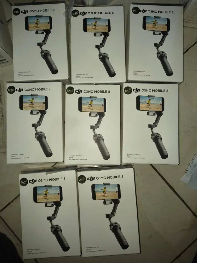 DJI Osmo Mobile 8 - Smartphone Gimbal Stabilizer