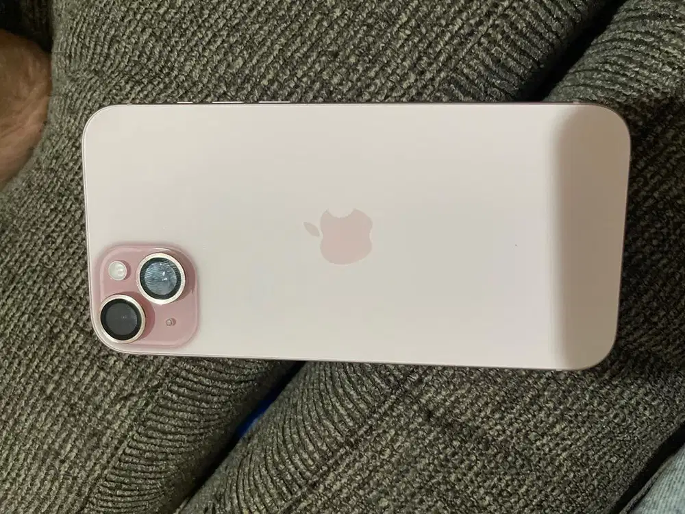 Iphone 15 plus warna pink 256 gb asli ibox nego tipis